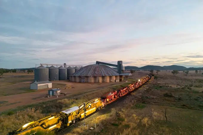Sra Rm95ballastcleanerand Mfcwagons2